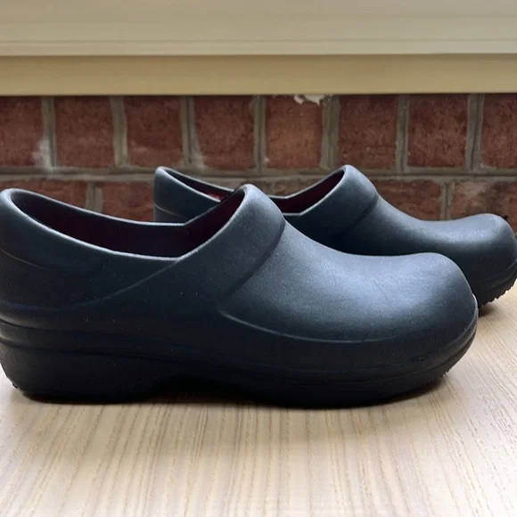 CROCS ON THE CLOCK LITERIDE SLIP RESISTANT WORK SLIP-ON - Picture 3 of 5